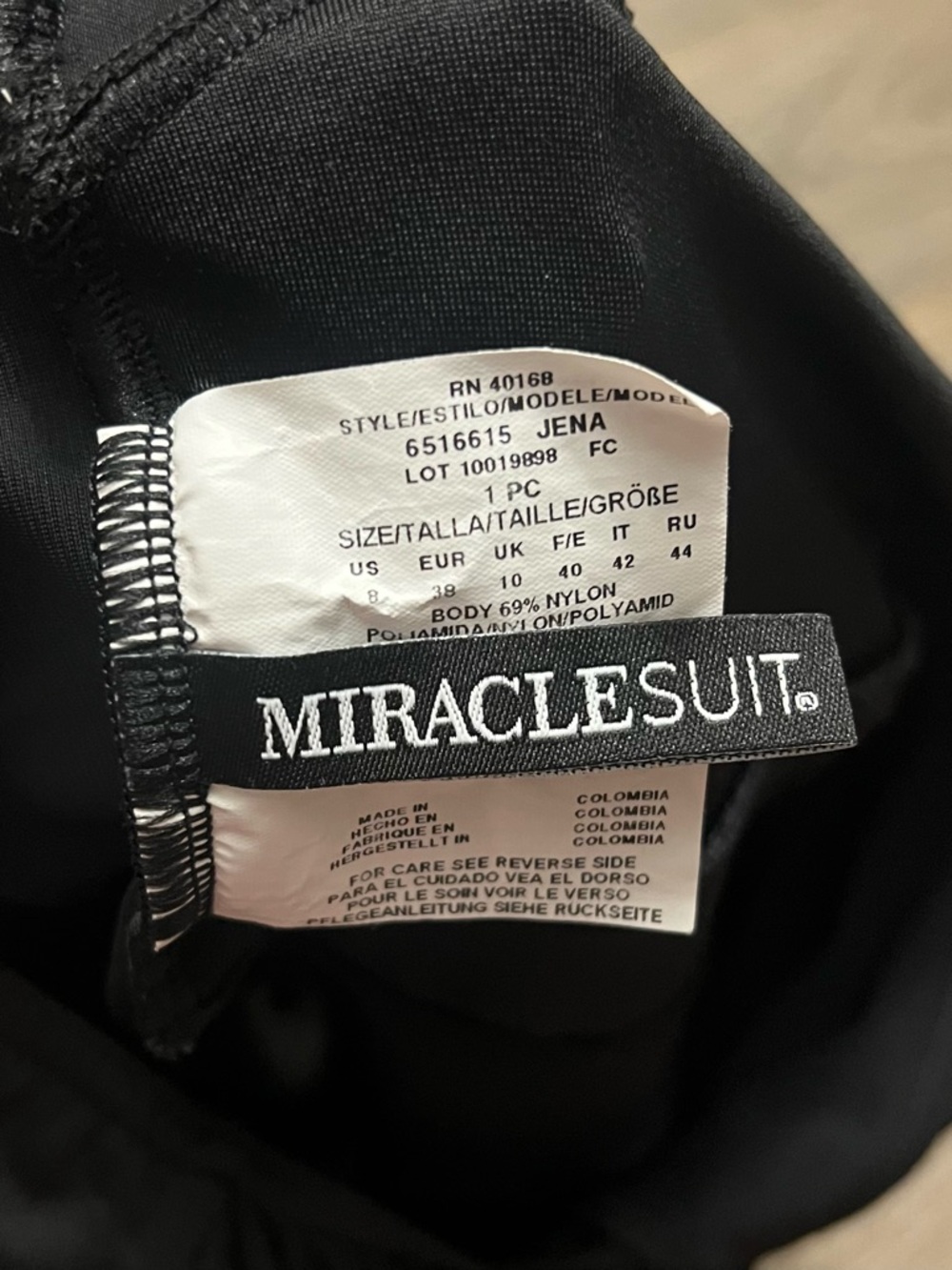 MiracleSuit Jena One-Piece Swimsuit Black Size 8 Vacation Resort Neutral - Picture 8 of 9